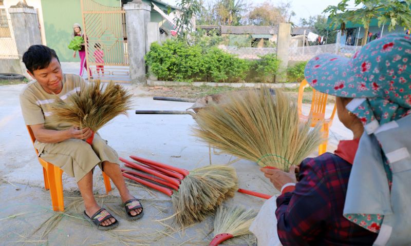 Ngủ mơ thấy cái chổi cùng con số giúp bạn làm giàu 
