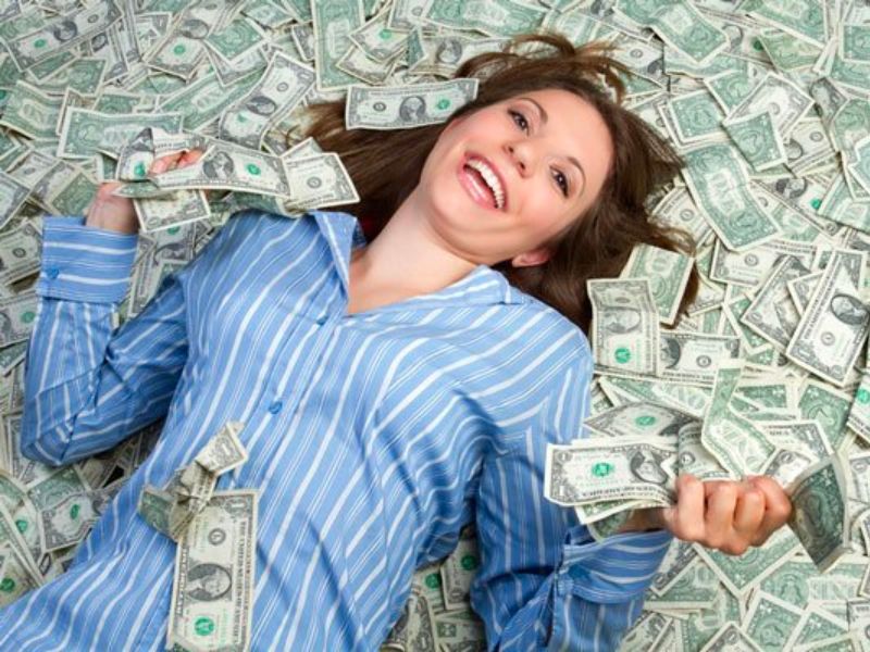 Đi tìm con số may mắn khi mơ thấy nhận tiền của người con gái Đi tìm con số may mắn khi mơ thấy nhận tiền của người con gái
